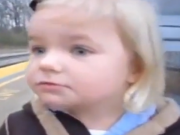 ویدئو :  واکنش دیدنی دختر بچه با دیدن قطار (مطلب)