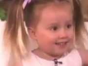 ویدئو :  این دختر بچه سه ساله ی نابغه رو نگاه کنید (مطلب)