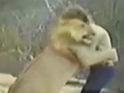 ویدئو :   داستان عجیب ولی واقعی! وفاداری حیوانات وحشی (مطلب)