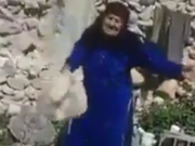 ویدئو :    رقصی که مادر بزرگ های لر تنهایی میرقصند (مطلب)