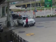 ویدئو : حرکت جالب یک زن برای جلوگیری از دزدی خودرو (مطلب)