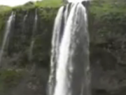 ویدئو :   آبشاری در ایسلند که آسمان را به زمین وصل می کند (مطلب)