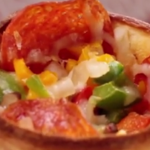 ویدئو :  طرز تهیه پیتزا قیفی - آسان و خوشمزه (مطلب)