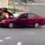 ویدئو :   نجات معجزه آسای راننده از حریق خودرو (مطلب)
