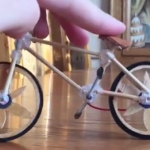 ویدئو:   آموزش ساخت دوچرخه با کارتن (مطلب)