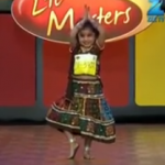 ویدئو :   رقص زیبا و دیدنی دختر بچه هندی (مطلب)