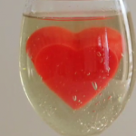 ویدئو :  طرز تهیه دسر ژله قلب زیبا