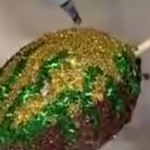 ویدئو :  تزئین تخم مرغ عید (مطلب)