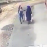 ویدئو :   فیلم عجیبی از بلعیده شدن دو زن در ترکیه به زیر زمین (مطلب)