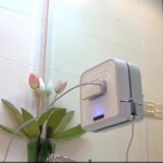ویدئو :  ربات ECOVACS WINBOT می تواند شیشه ها را بدون نیاز به دست پاک کند. (مطلب)