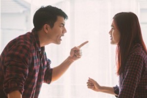 ۱۱ روش برخورد با همسر عصبانی و آرام کردن خشم و عصبانیت او (مطلب)