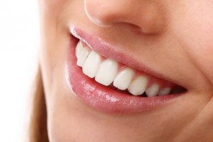 درمان پیوره دندان: ۱۰ درمان خانگی پیوره لثه و دندان (مطلب)