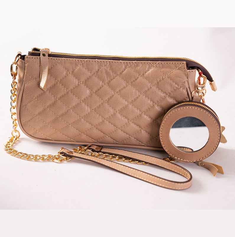 کیف دوشی زنانه چرمین مدل دیاموند