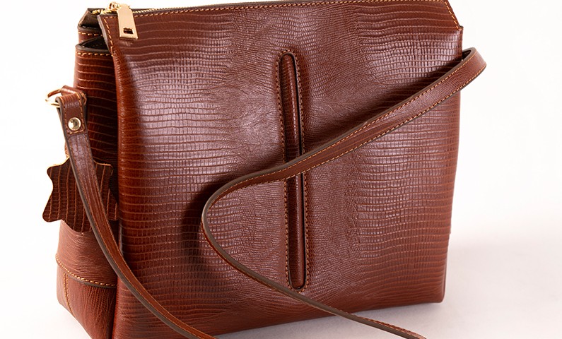 کیف دوشی زنانه چرمین مدل کامیلا