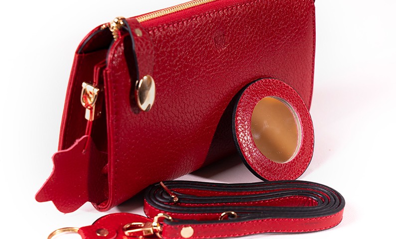 کیف دوشی زنانه چرمین مدل کونتس