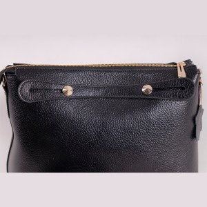 کیف دوشی زنانه چرمین مدل دنیز