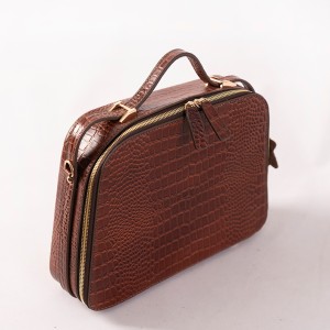 کیف دوشی زنانه چرمین مدل الیزا