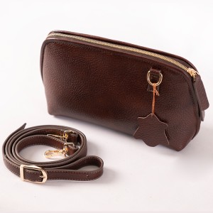 کیف دوشی زنانه چرمین مدل جاناتان