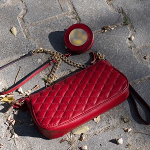 کیف دوشی زنانه چرمین مدل دیاموند