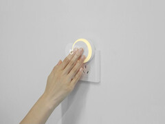 خرید چراغ هوشمند شیائومی دارای سنسور تشخیص نور Xiaomi Mijia Plug-in Wall Mini LED Night Light MJYD04YL