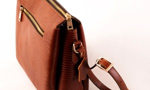 کیف دوشی زنانه چرمین مدل کامیلا