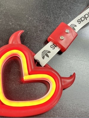 آویز تزیینی خودرو سوریکاوا چراغ دار نئونی