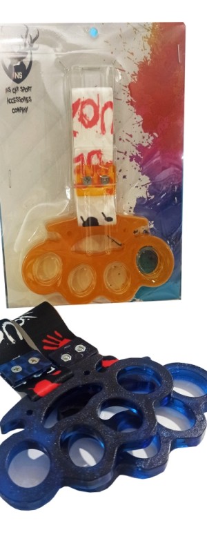 آویز دستگیره خودرو طرح پنجه بوکس