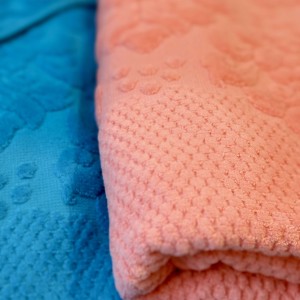 حوله حمامی ابریشم فاضل مدل گلریز سایز 100x160 سانتی متر