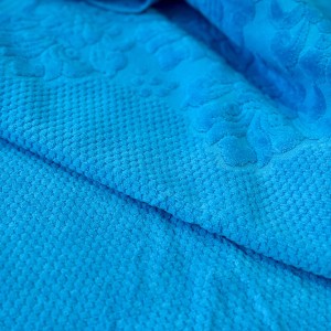 حوله حمامی ابریشم فاضل مدل گلریز سایز 100x160 سانتی متر