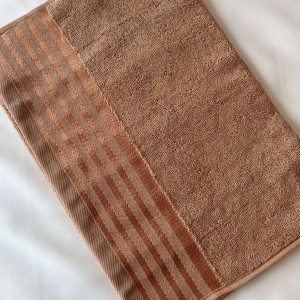 حوله ابریشم فاضل مدل p-05 سایز 40*80 سانتی متر