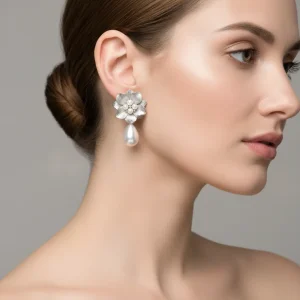 گوشواره زنانه زارا مدل گل مرواریدی