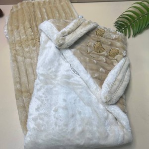پتو کلاهدار کبریتی پولیشی نوزادی caramall