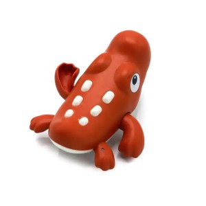 اسباب بازی داخل حمام تمساح کوکی