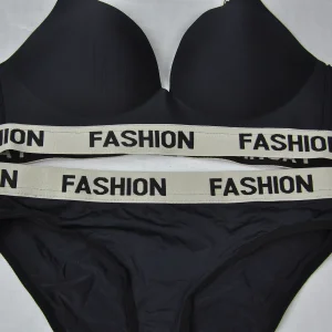 ست سوتین اسفنجی و شورت زنانه کش پهن Fashion