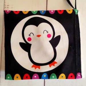کتاب پارچه ای سوت دار دنیارو ببین (سیاه و سفید)
