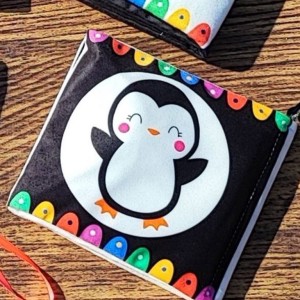 کتاب پارچه ای سوت دار دنیارو ببین (سیاه و سفید)