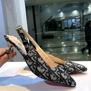 صندل مجلسی زنانه طرح دیور پاشنه فلزی،رنگ مطابق تصویر