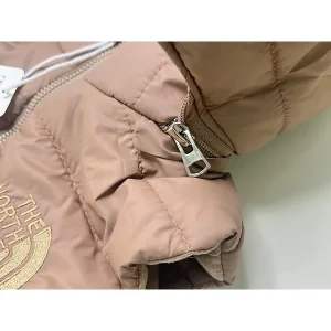 پافر کلاهدار و جیب دار قهوه ای روشن رنگ zr