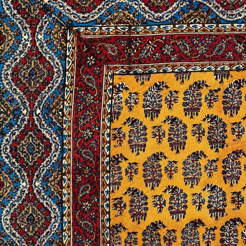 رومیزی قلمکار کلاسیک صورتی ۱