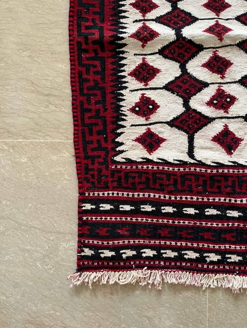 سفره بختیاری قرمز سورمه‌ای