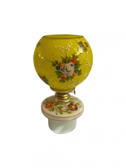 چراغ نفتی سفید با حباب زرد