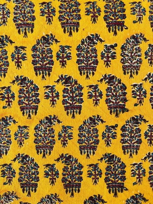 رومیزی قلمکار کلاسیک خردلی