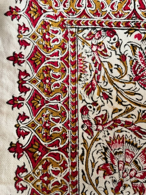 رومیزی قلمکار طرح شکوفه