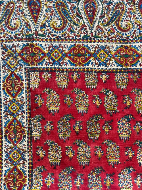 رومیزی قلمکار کلاسیک قرمز ۱