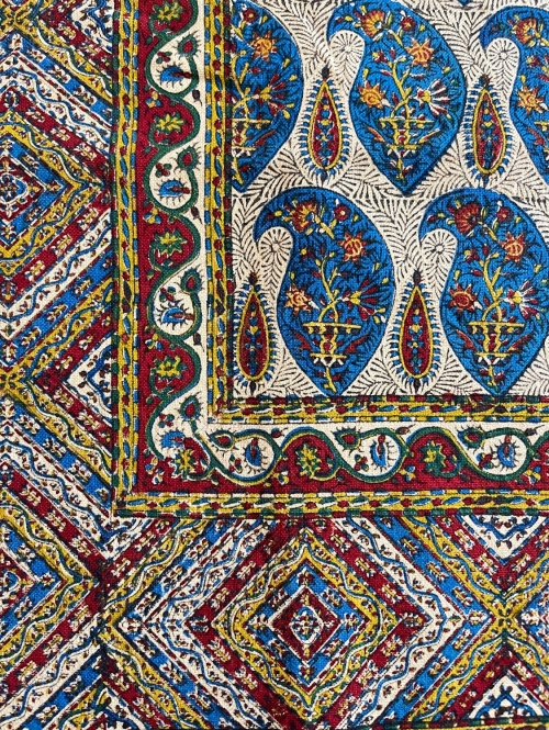 رومیزی قلمکار ۱ در ۱.۵ متر طرح بته قرمز