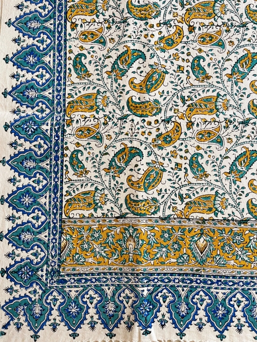رومیزی قلمکار ۱ در ۱.۵ متر طرح بته و گل اناری
