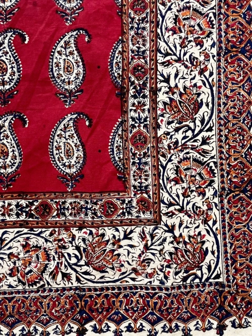 رومیزی قلمکار ۱ در ۱ بته قرمز