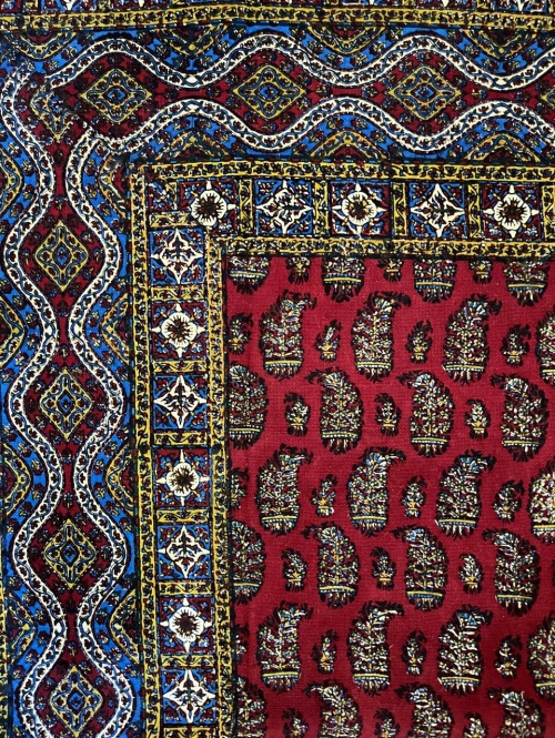 رومیزی قلمکار کلاسیک بته قرمز