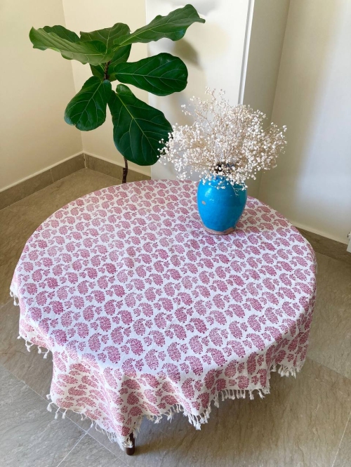 رومیزی قلمکار طرح بته ریز