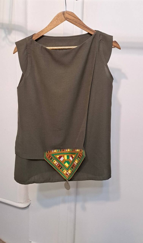 تاپ بلوچی‌دوزی سبز